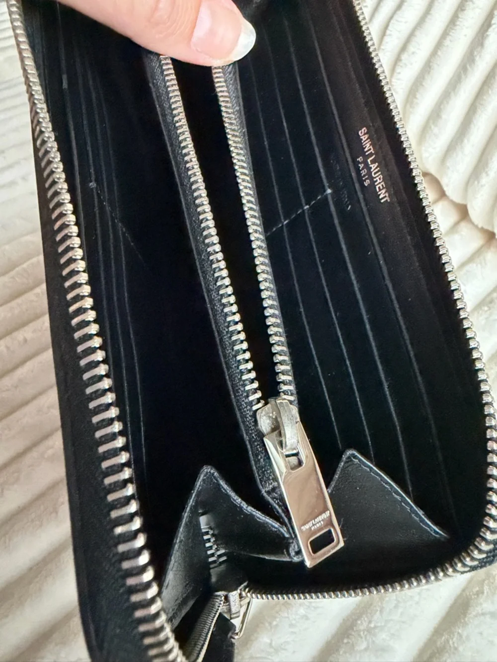 Saint Laurent Black Sequin 'LOVE' Zip Wallet - Picture 5 of 6